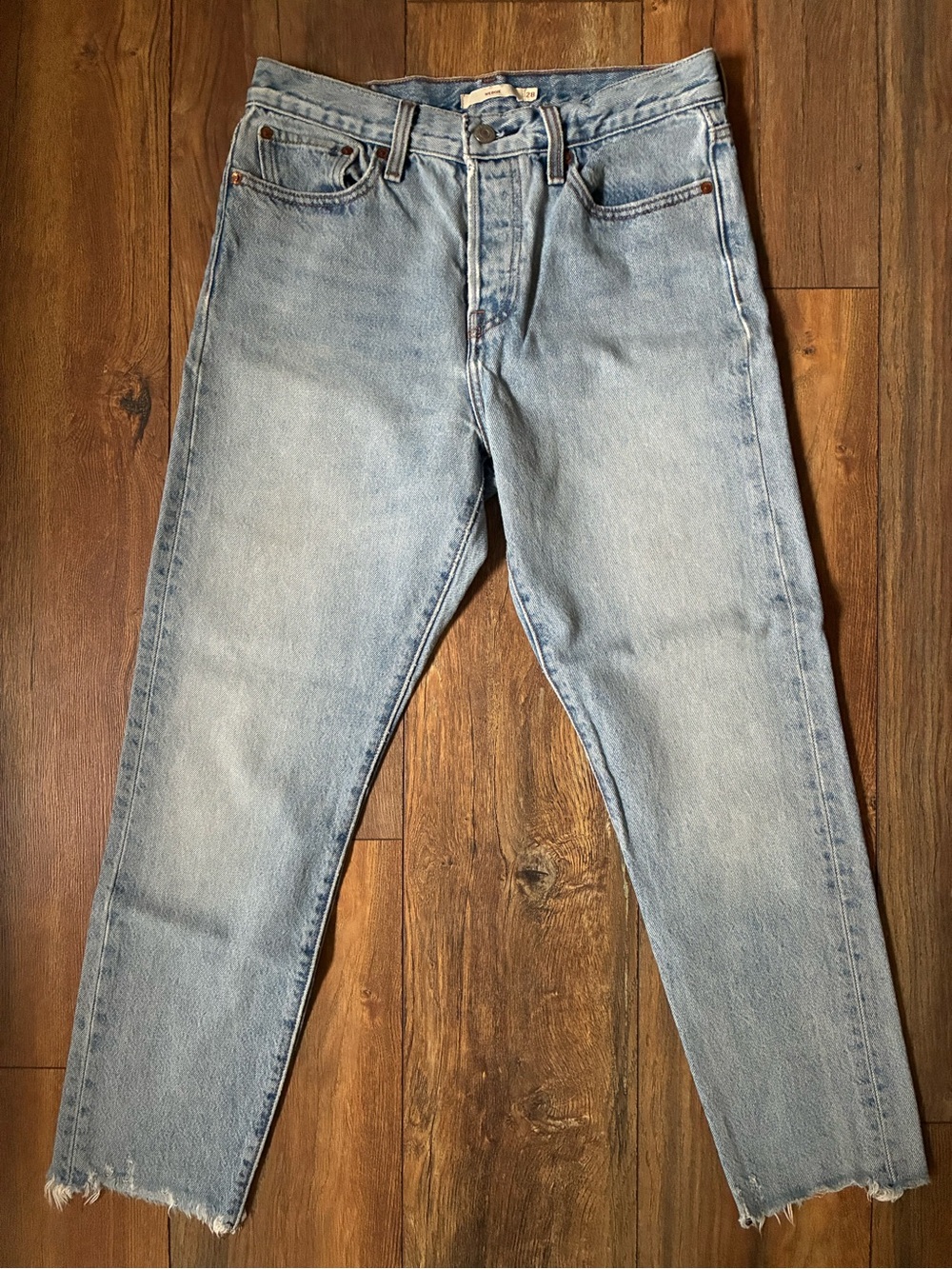 Levi's Wedgie Straight Ankle Jeans with Raw Hem - light wash - Size 28